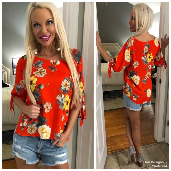 Tops - 🥰LAST 1! 💕 Tangerine Floral Tie Sleeve Top!